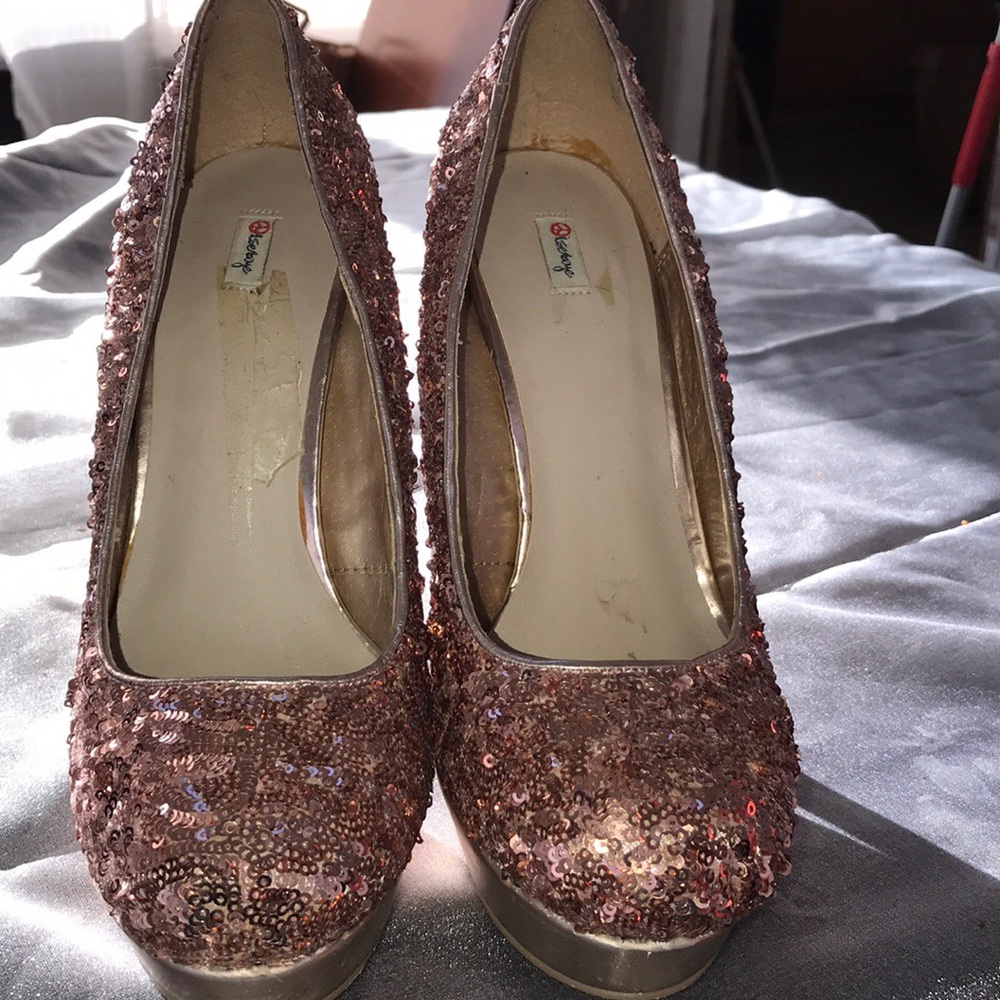 Sequence pumps